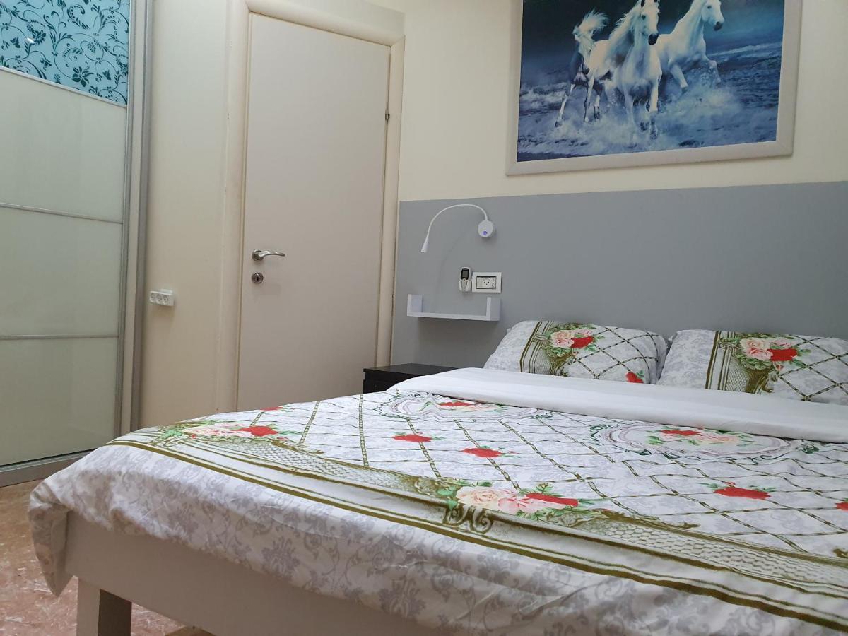 Ezore Yam Apartmens - Elmali'akh St. 4 Bat Yam Exterior foto